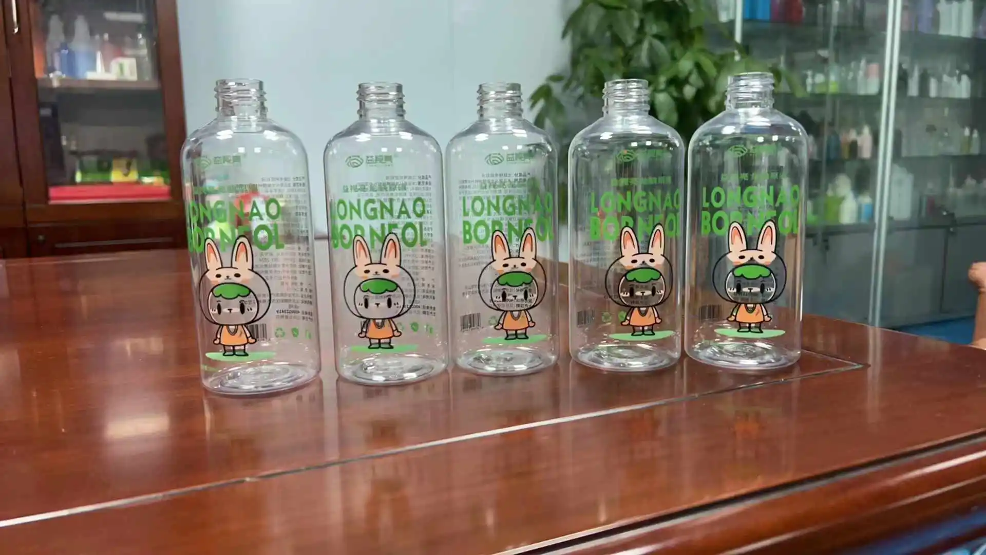 New Custom Cosmetics Bottle Skincare Packaging 100Ml 200ML 300ML Plastic Bottle Lash Shampoo And Conditioner Bottles