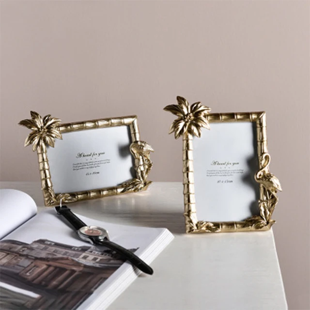 Light Luxury Simple Stylish Bedroom Decorated  Golden Flamingo Photo Frame