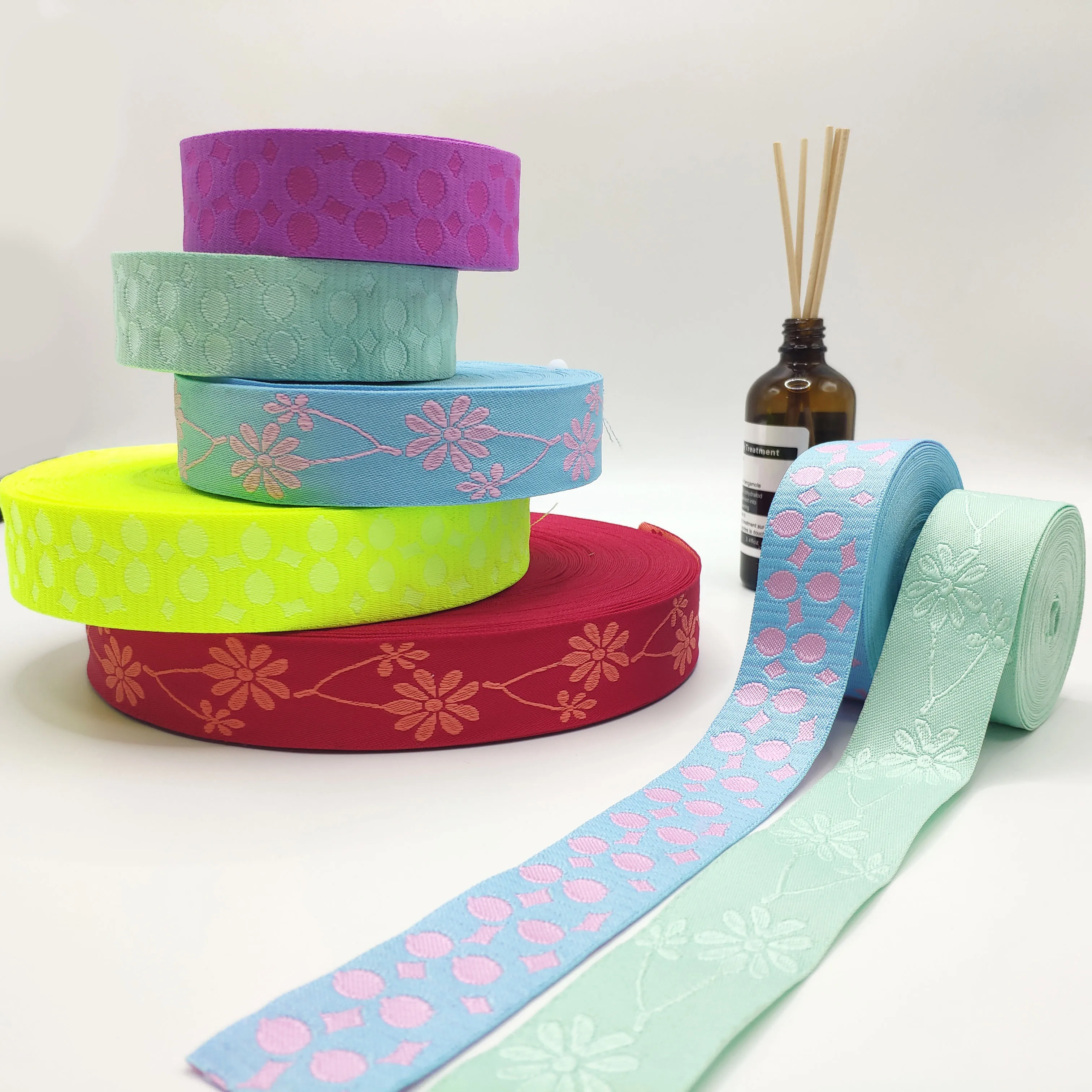 High Quality Newest Flower Pattern Tight Weave Polyester Material Jacquard Ribbon  For Clothing Accessories