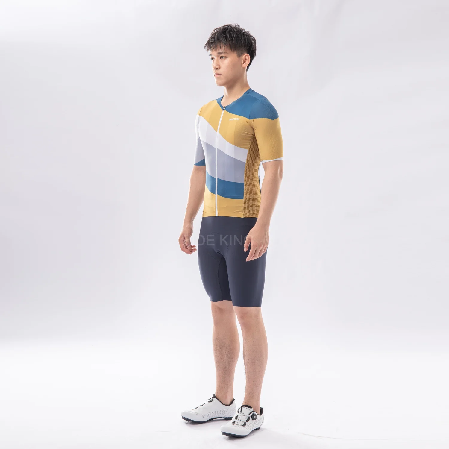 2022 New Style Nice Pattern Seamless Short Sleeve Bicycle Tops Clothes OEM Custom Bike Jerseys