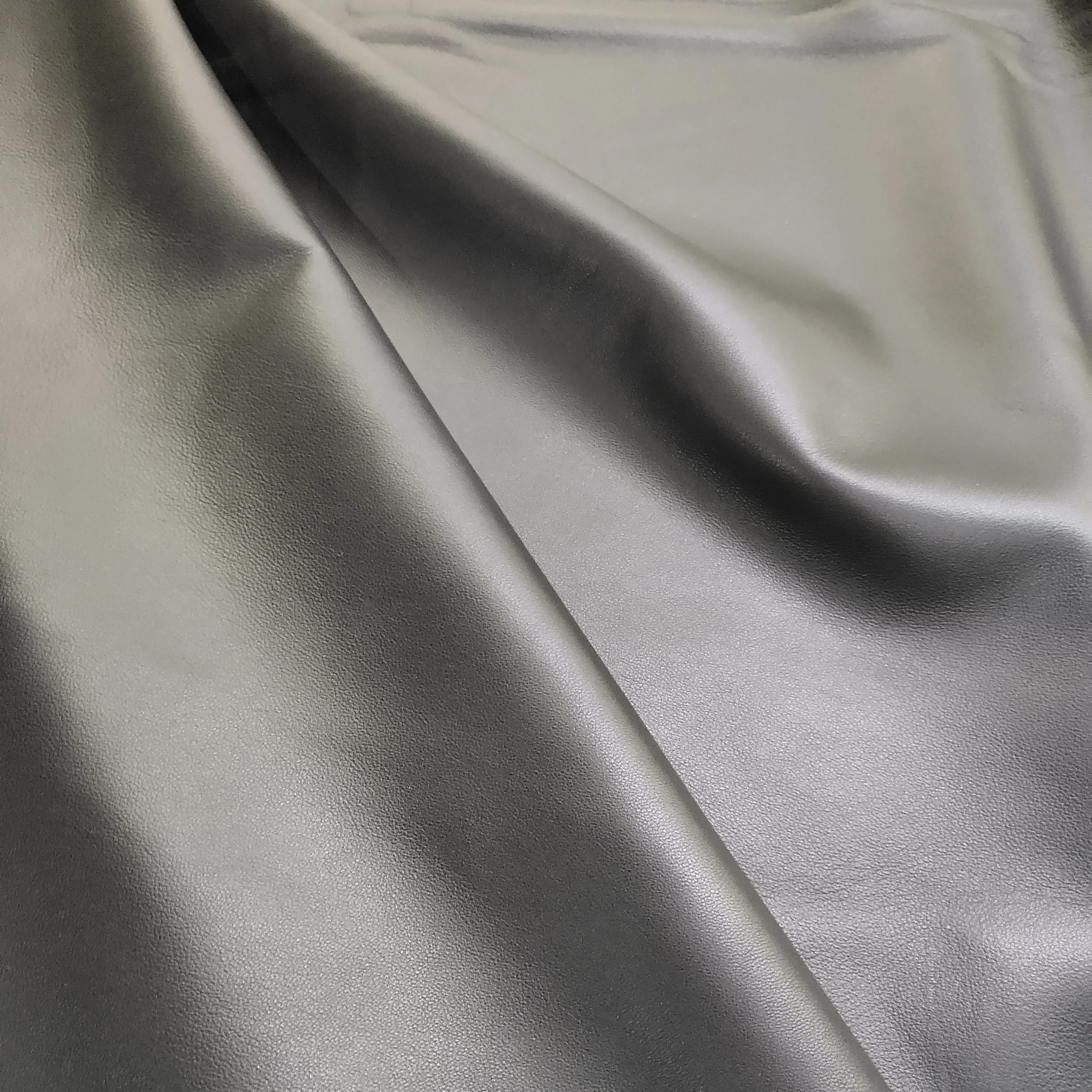 Black glossy soft sheepskin genuine full grain leather for garment material