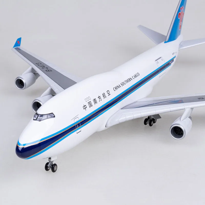 47cm Scale 1/150 China Southern Airlines Boeing 747 Simulated Civil Cargo Aircraft Model Display Gift Decoration Collectibles