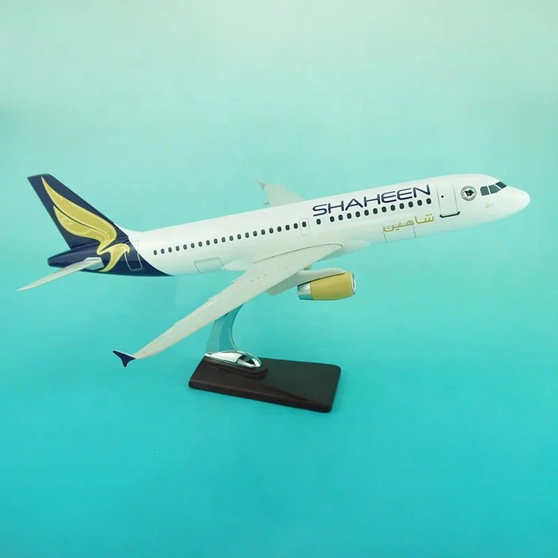 Airbus A319 1/100 33 8 см полимерная