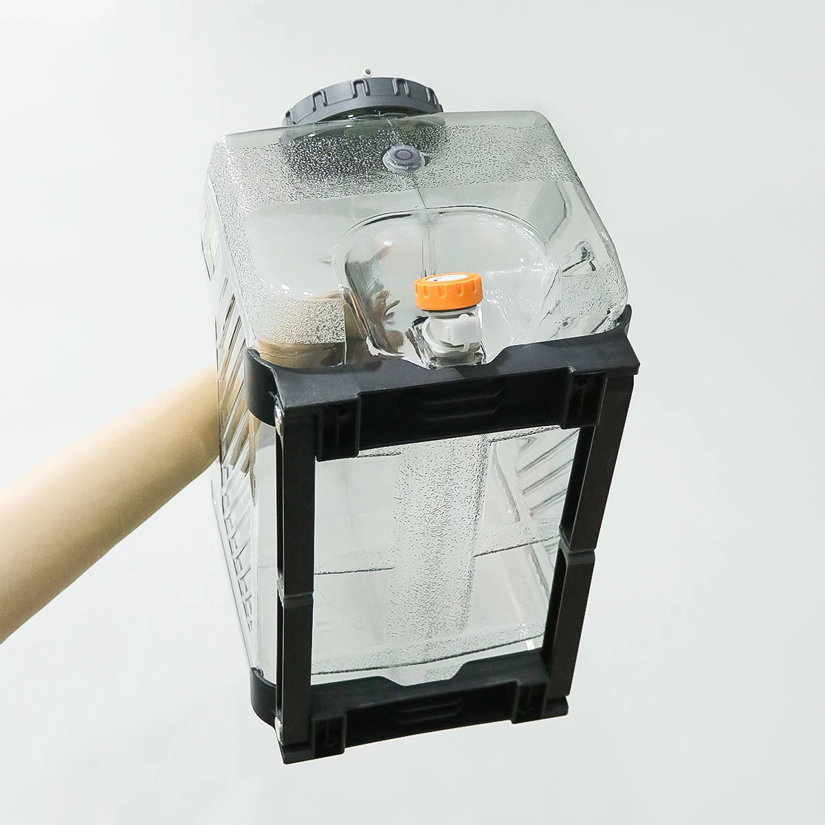 Outdoor Water Tank with Detachable Stand and Spigot