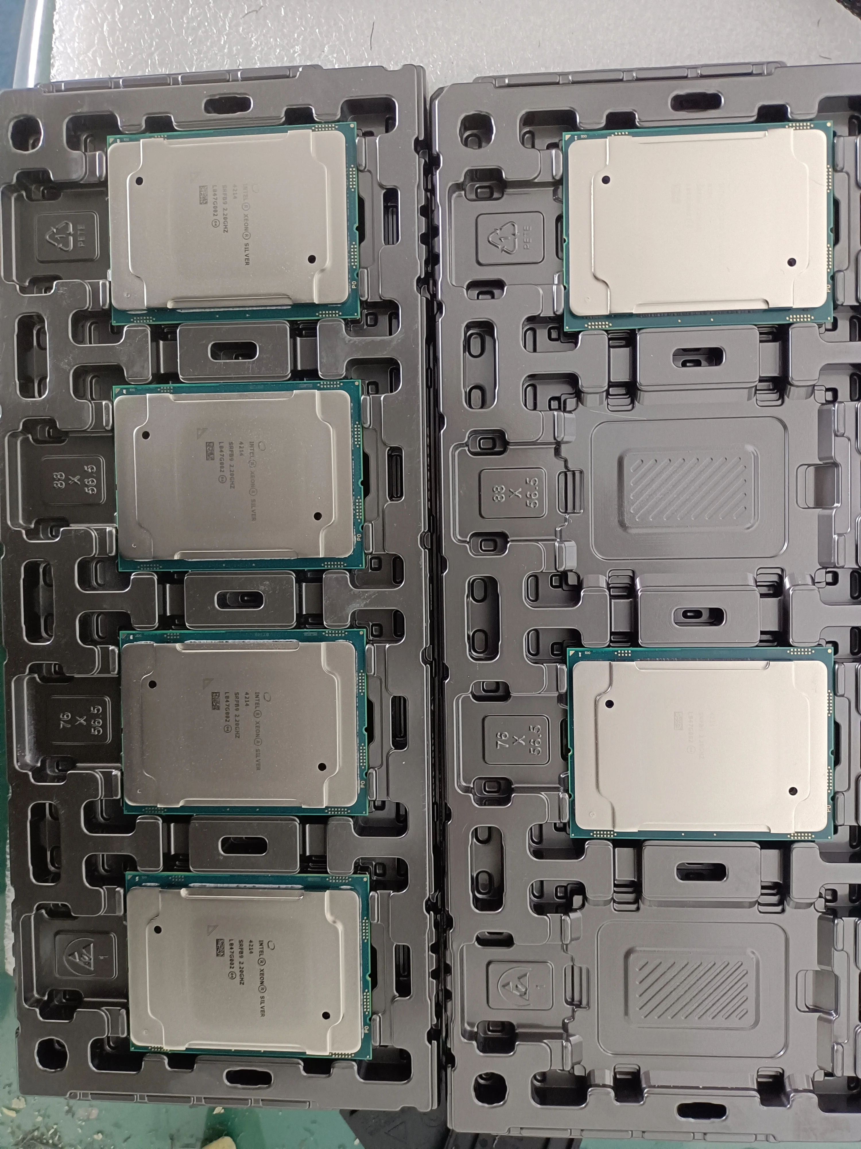 Large In stock New second hand  Xeon Silver 4214 12 Cores 2.2Ghz Server cpu CPU for Intel