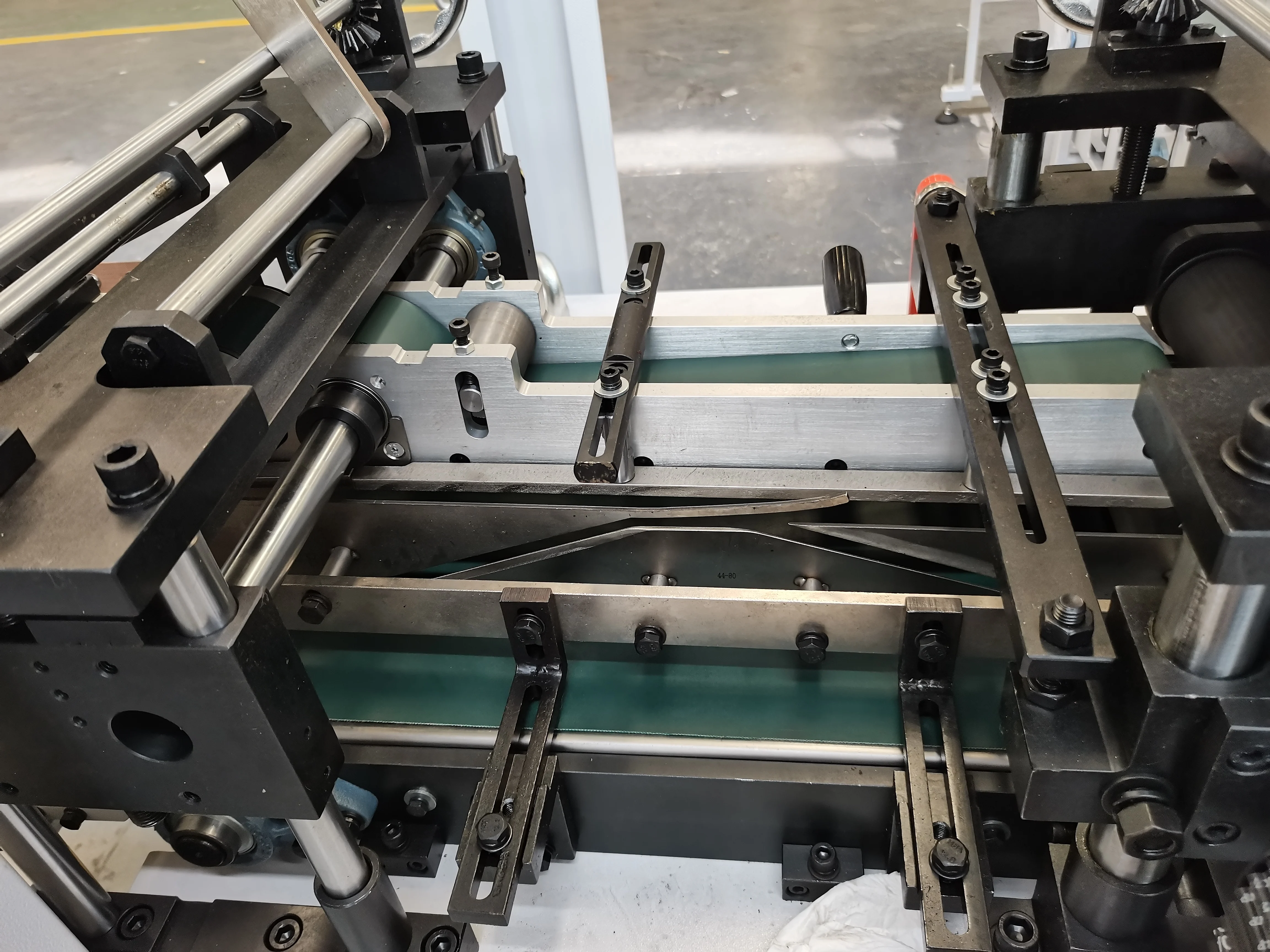 Factory Wholesale V Fold Hand Towel Packing Machine Production Line