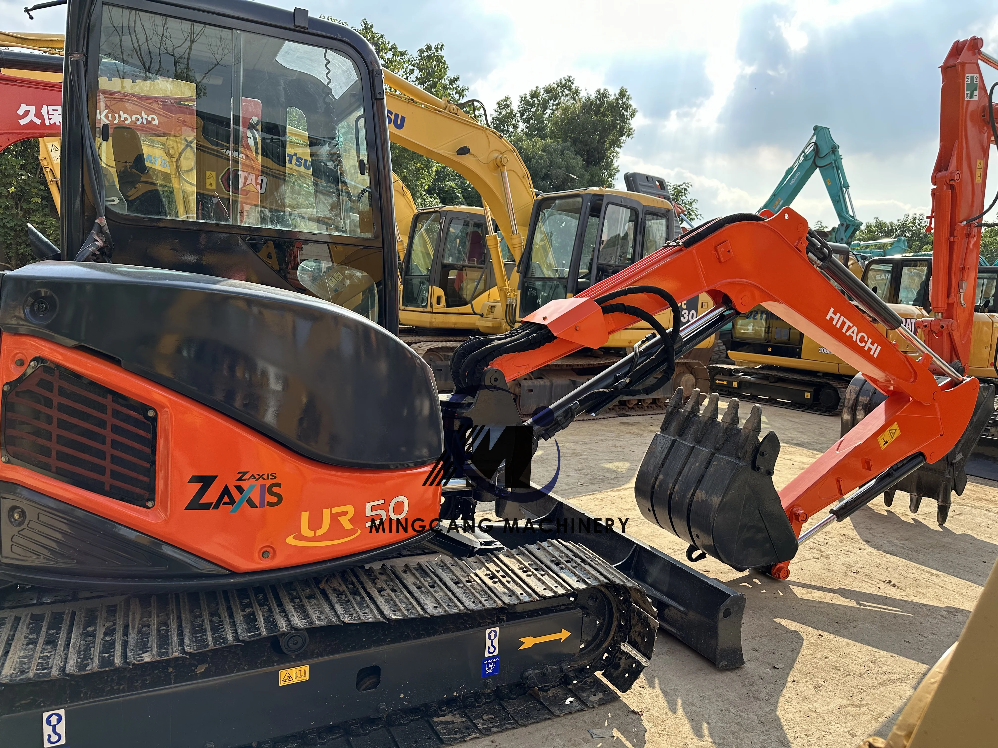 Экскаватор б/у небольшой Hitachi Zaxis 50U мини-экскаватор второй ручной 5 тонн оригинальный Япония Отличное состояние для продажи
