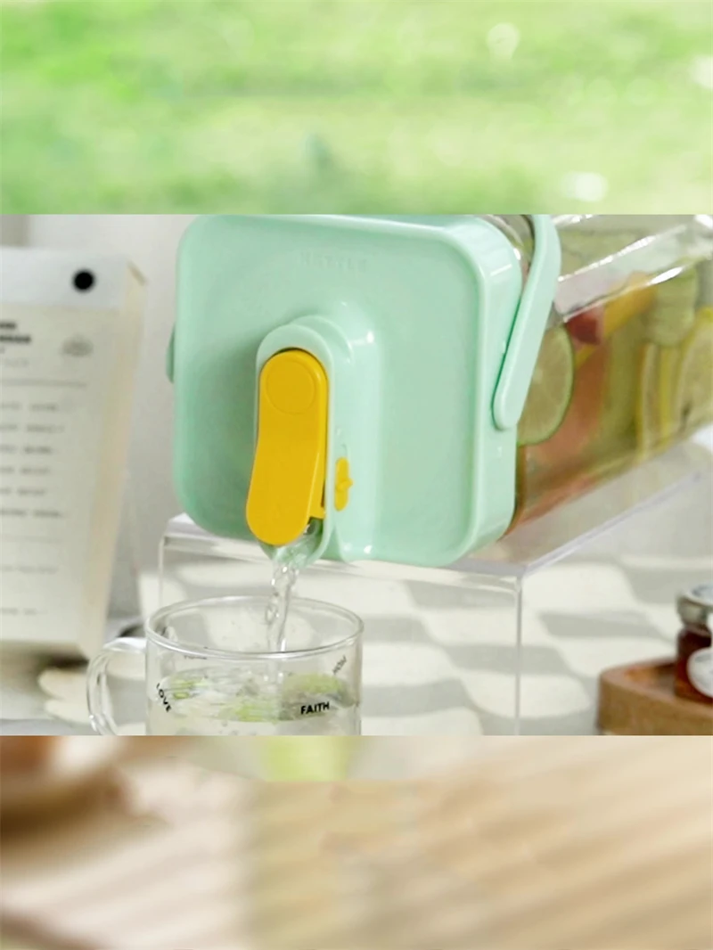 3.5 -4Liters Water Bottle with Faucet Large-capacity Fruit Tea Drinking Bottle Outdoor Camping Sports Kettle Portable Plastic Cu