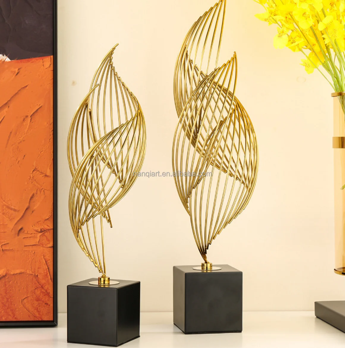 Modern Art Abstract Statue Creative Home Office Decoration Ornament Artificial Good Quality Small Metal Gold Abstract Statues