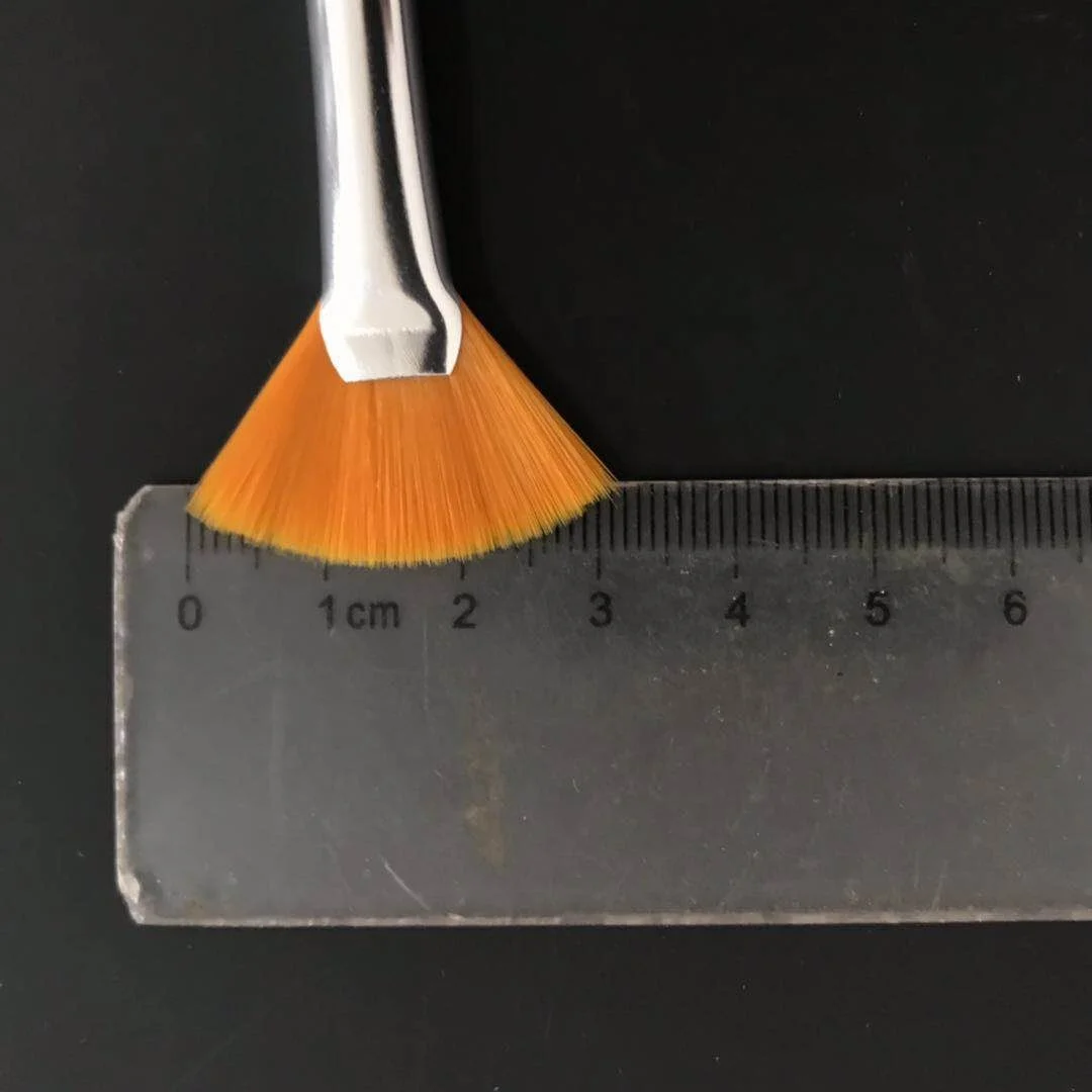 Private Label Small MOQ Glycolic Acid Skin Peeling Synthetic Hair Fan Brush Makeup Brush