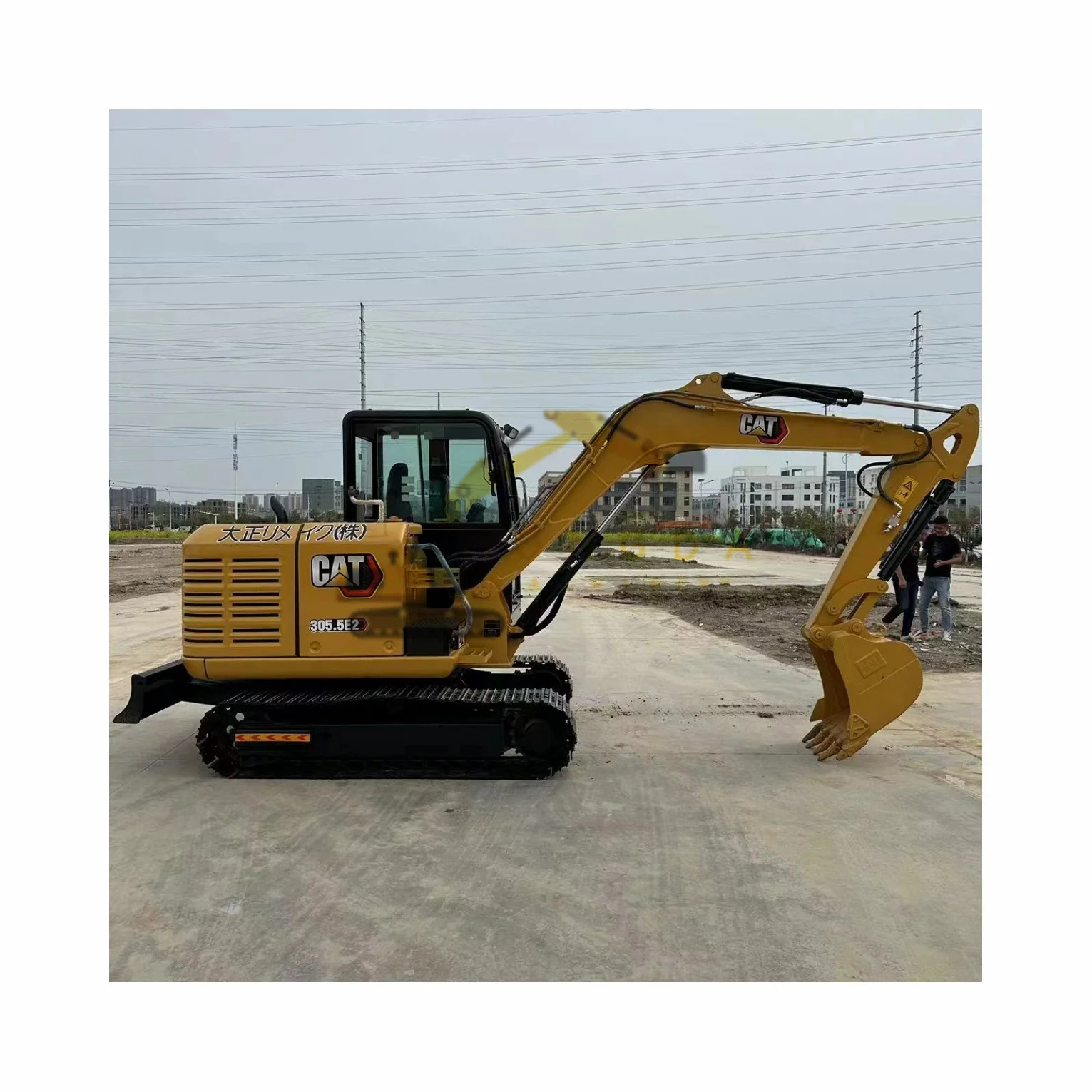 Малогабаритный экскаватор CAT 305.5E2 подержанный гусеничный 303.5E 307E 308E оборудование из Японии
