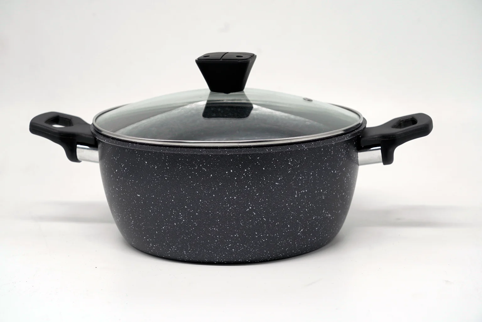 7-Piece Sustainable Iron Cookware Set Non-Stick Coating Fry Pans Bakelite Handles Induction Bottom Kitchen Use Food Preparation