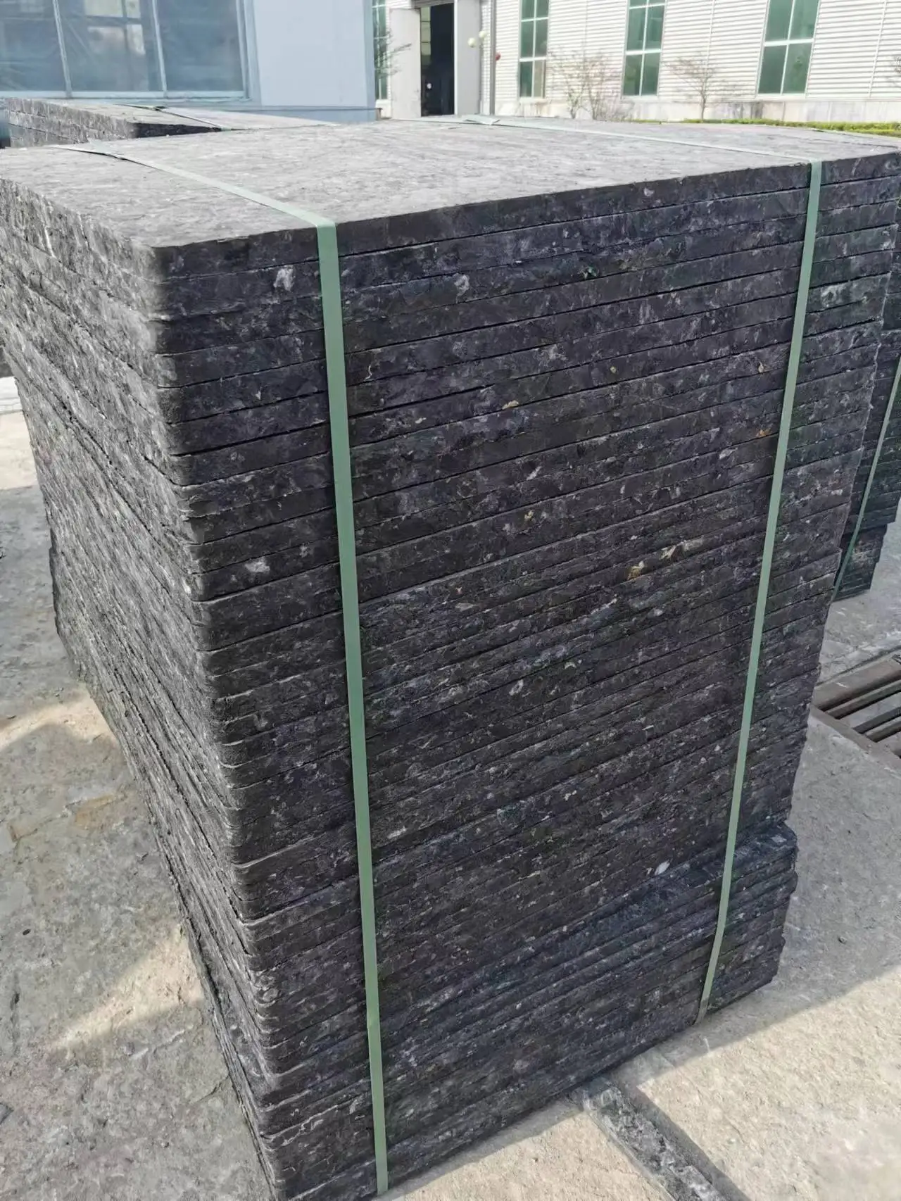 Недорогие поддоны из волокна Gmt цены на продукты Кении европоддоны для производства блоков Гладкий пластик 50 шт. черный 2-сторонний