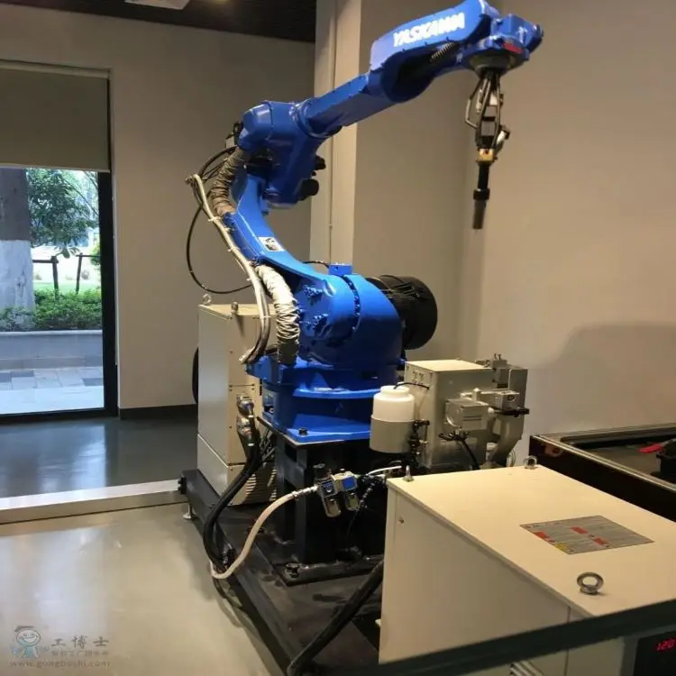 Автоматический сварочный робот-манипулятор 6 оси YASKAWA Motoman AR1440 со сварочным аппаратом RD350S для сварочного