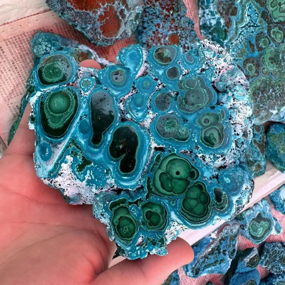High Quality Green Malachite Slab Carved Nature Crystal Diamond in Free Form Feng Shui Style for Love-Themed Gift