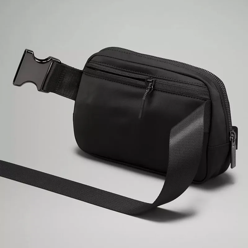 Unisex Outdoor Running Waistpack Lulu Crossbody Bag with Chain Decoration for Men Women Mobile Phone Storage Fitness Everywhere