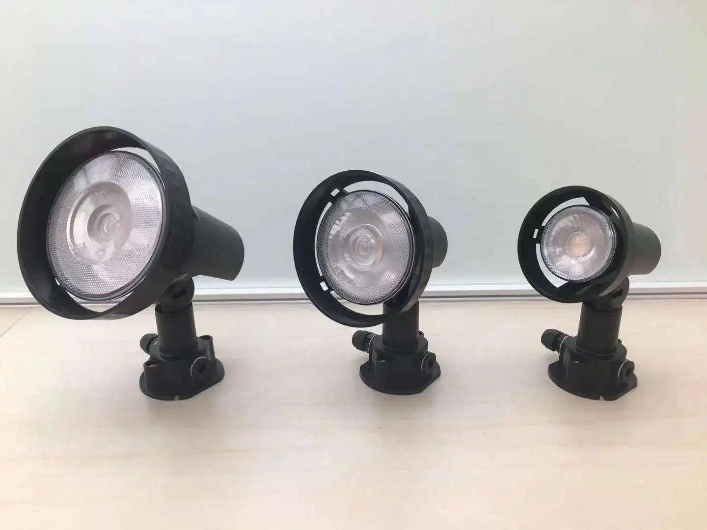 OEM  IP65 outdoor 7W/10W/15W  PAR38 spotlight garden Led bulb 38/120D