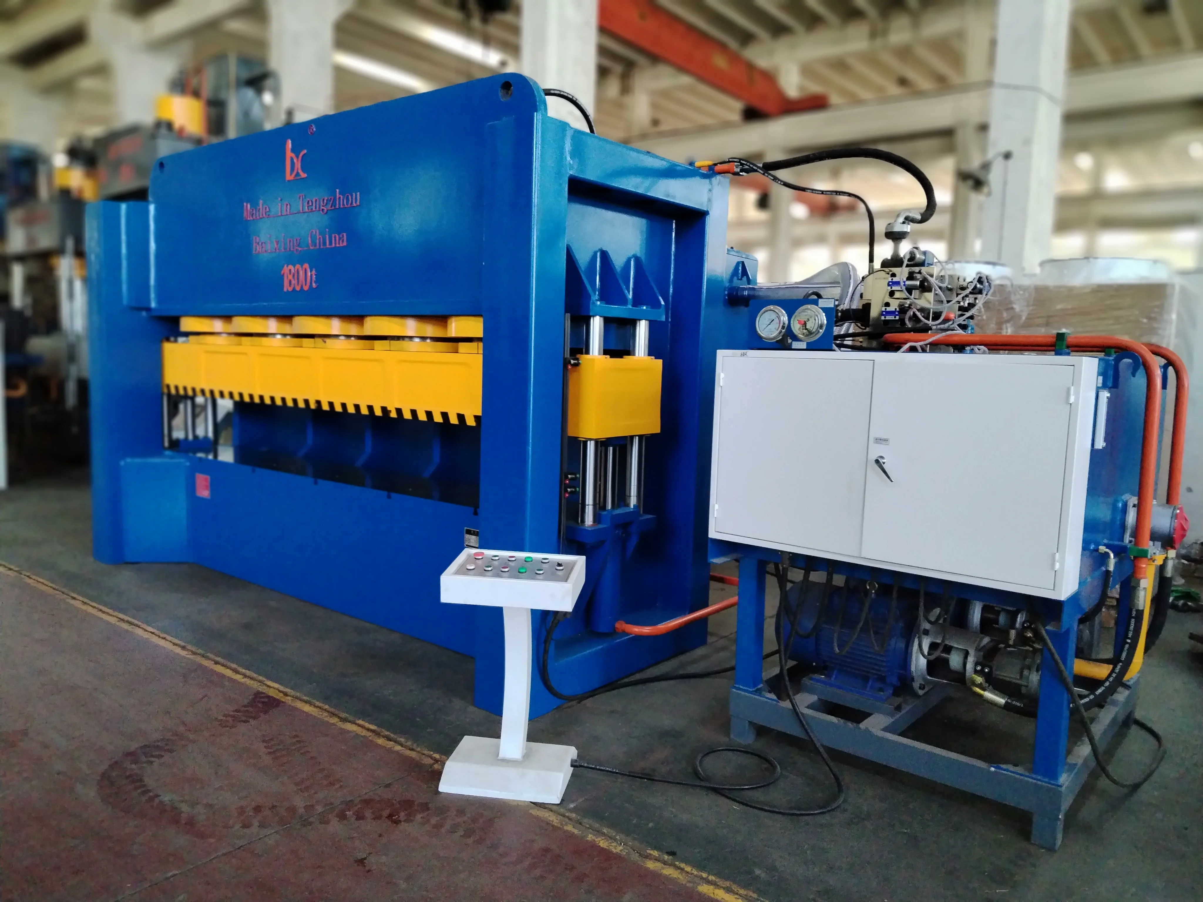Metal door frame embossing hydraulic press