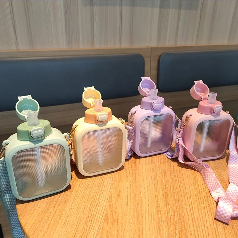 Hot Sale 700ml Creative Cute Square Plastic Sports Water Bottle For Kid Student Girl With Back Strap And Lid