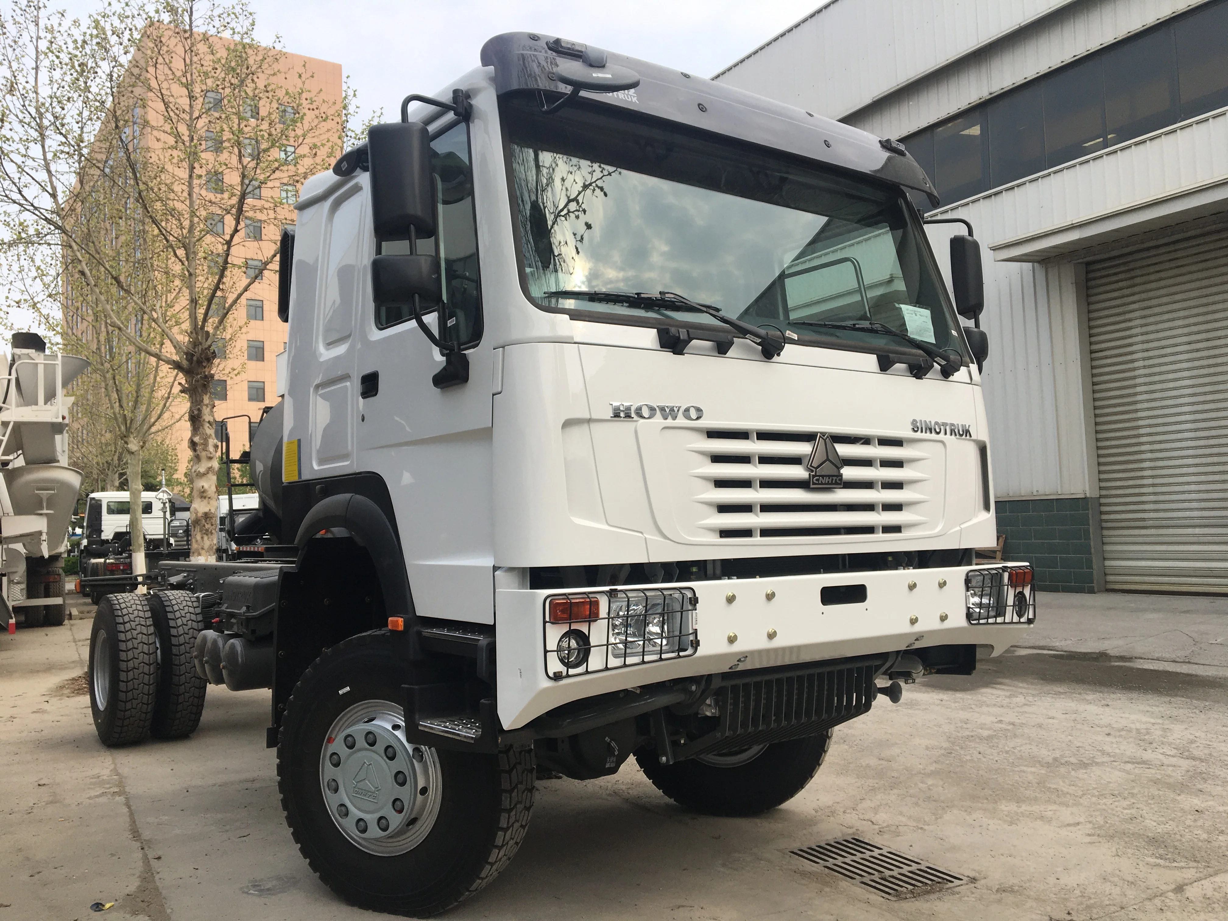 hot sale 300hp 20 ton SINOTRUK HOWO 4x4 all wheel drive howo 4x4 cargo truck