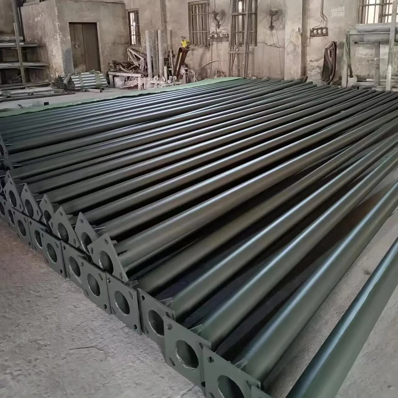 Sea Shipping Customized Hot Dip Galvanized Solar Street Light Poles 5m 8m 10m Powder Coated Carbon Steel Q235 Poles For Road