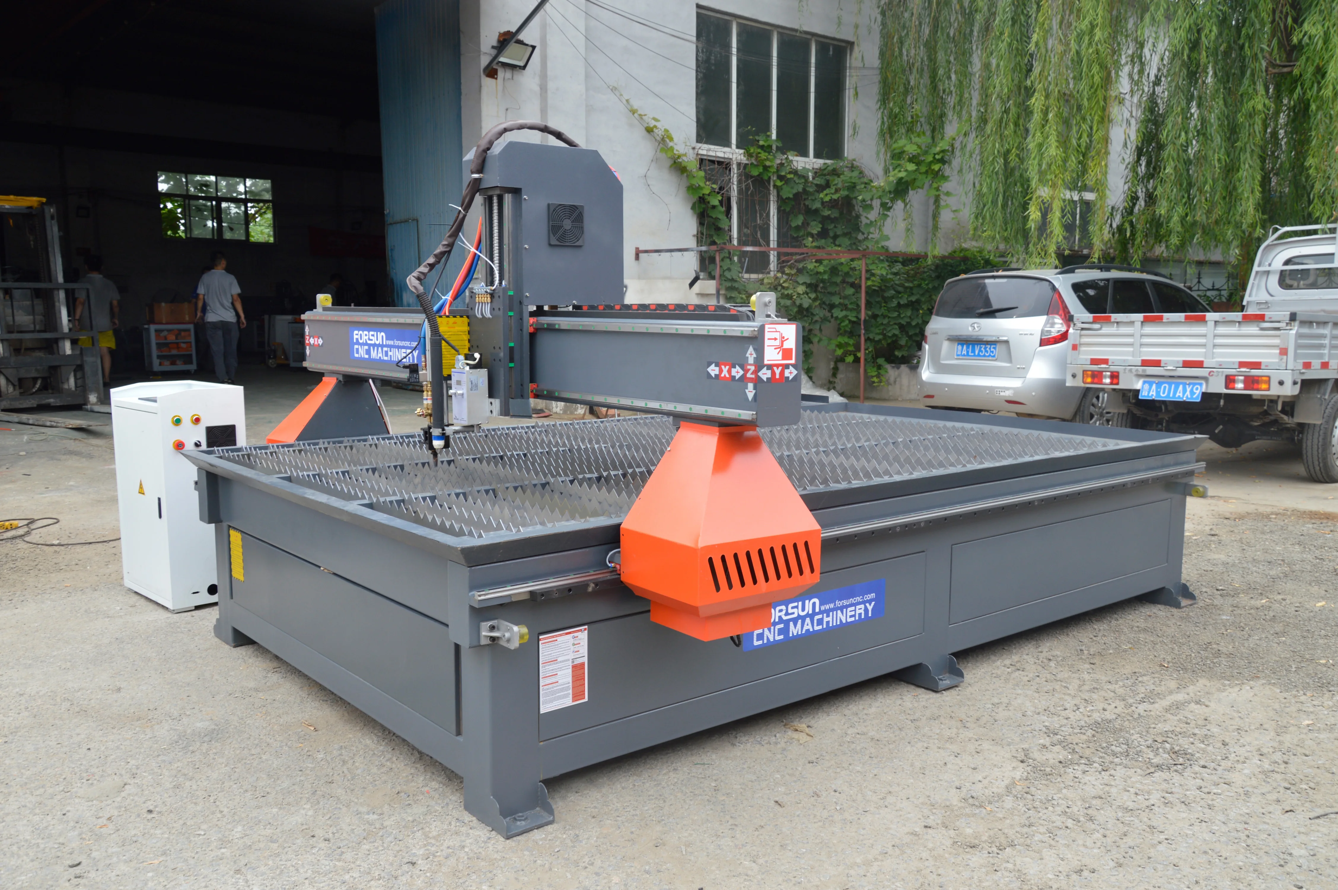 Hot sale! Square tube CNC HD 4x4 ft plasma table economical CNC Plasma Cutting Machine for steel plasma cutting with nitrogen