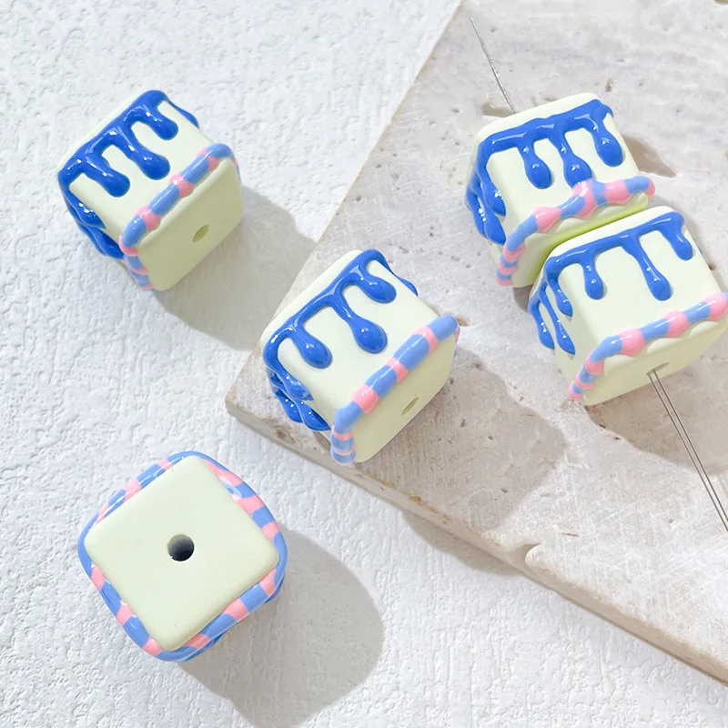 2023 DIY 18*16mm plating cartoon pink heart love print round acrylic beads bulk hand painted beads for phone chain pen making