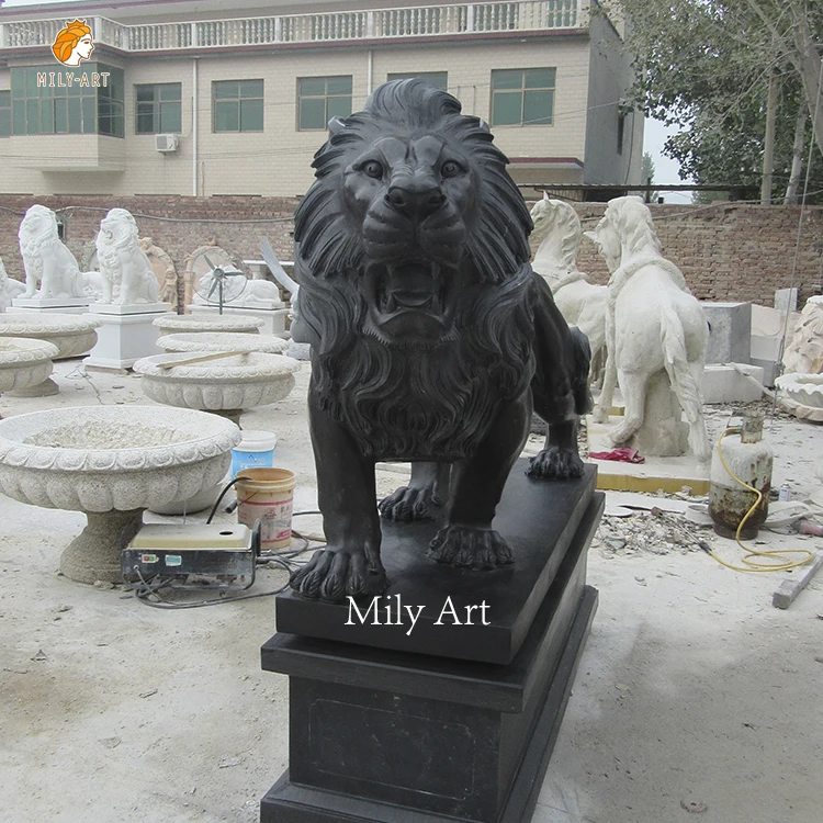 Popular Design Hand Carved Marble Black Sitting Lion Statue Sculpture for Sale