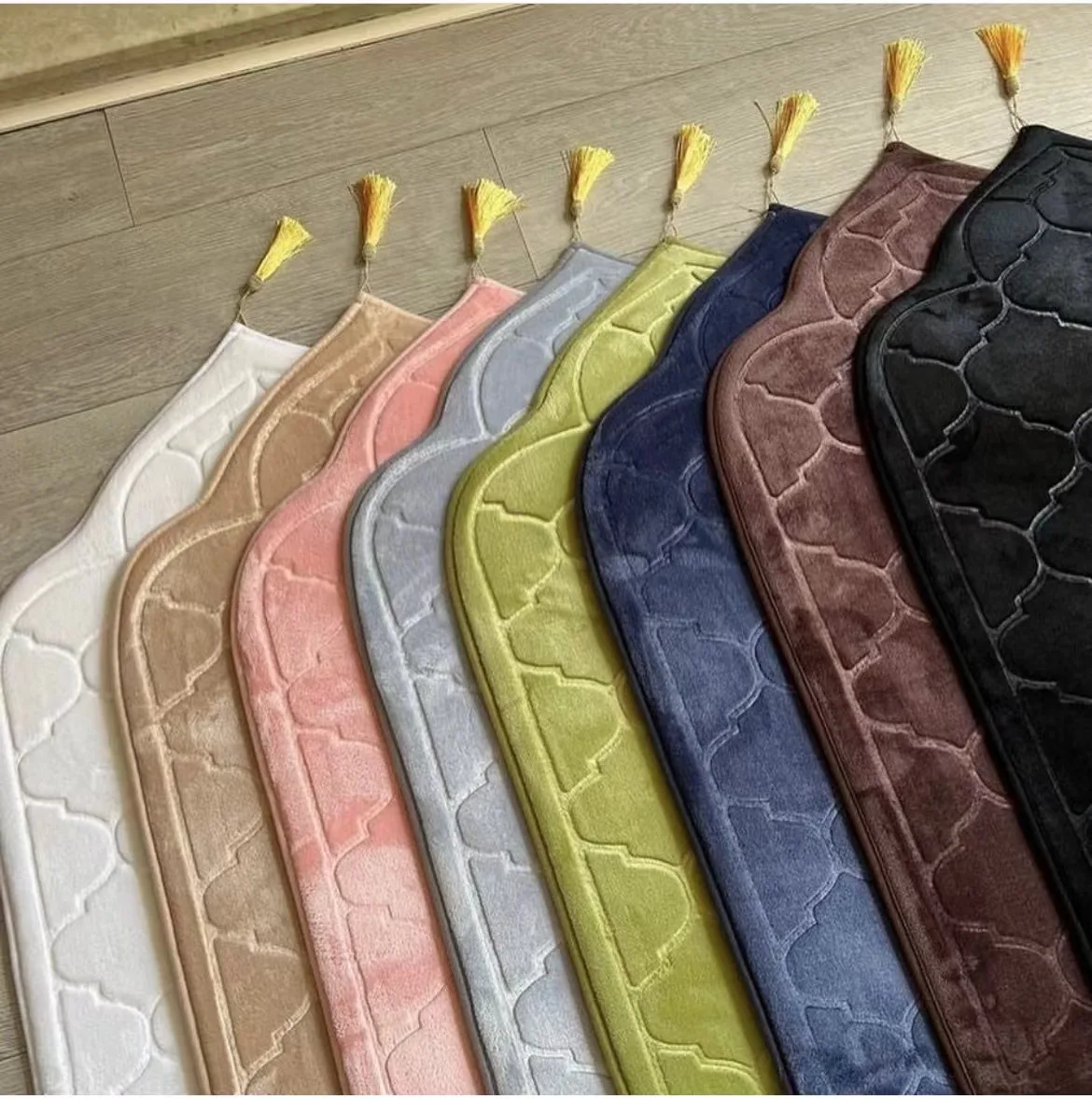 Prayer Rug Thick Embossed Prayer Rugs Carpet Muslim Prayer Mat with Tassel