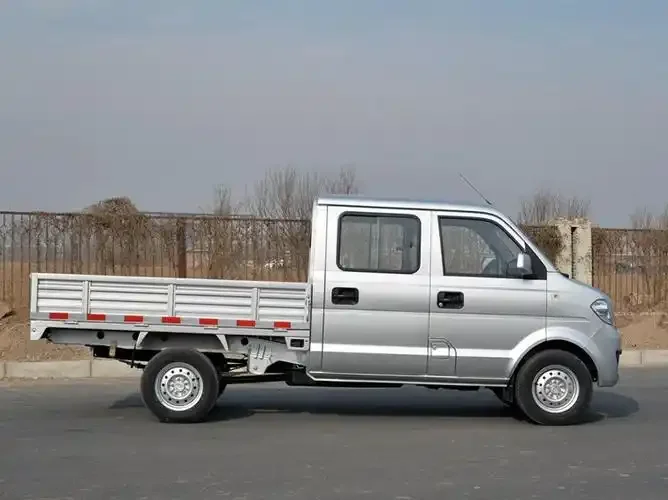 Китайский бренд DFSK Dongfeng Xiaokang C32 мини бензиновый Грузовик 5 пассажирских мест для продажи
