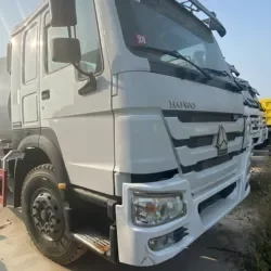 SINO TRUCK HOWO 6X4 бетономешалка хорошее состояние высокое качество 10 колес