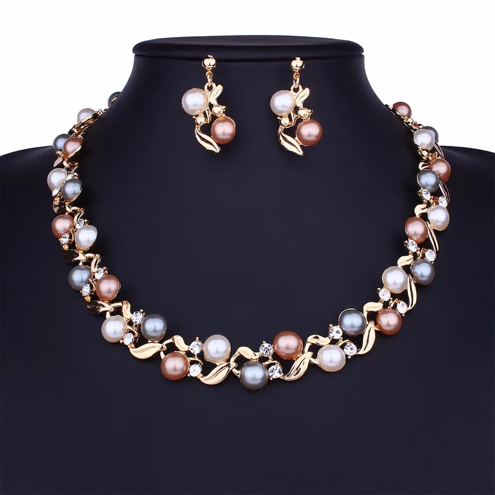 Wholesale popular pearls by manufacturers Necklace earring jewelry set Accessories for women