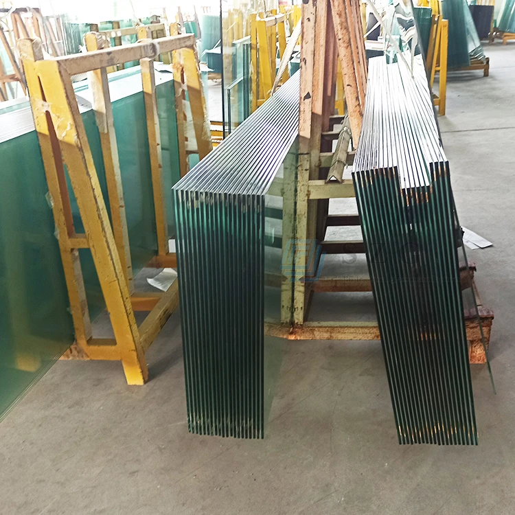 The customized tempered  laminated   clear glass factory is located in Shahe glass industry city, Hebei, China