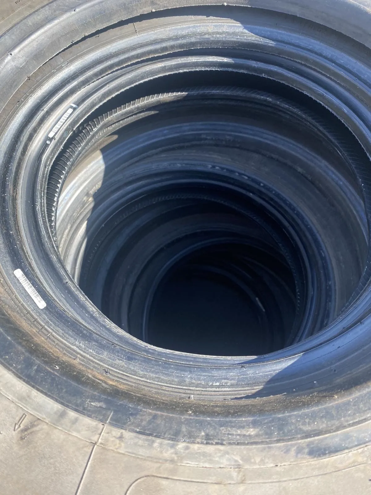 Wholesale Japan used tires by containers suitable for various types