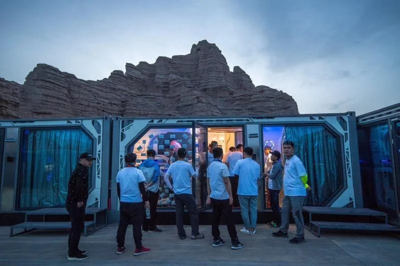 sexy movable cool conveniently mini and family style container house for sea sports outdoor party