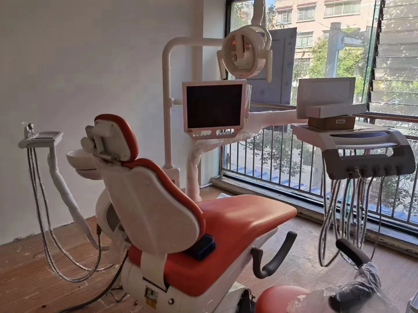 2022 hot sel with ceramic cuspidor buil-in tissue box PU leather CQ-217 Dental Chairs