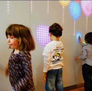 2021 популярная интерактивная система проекции стола с 3D дисплеем для винного бара клуба курортного отеля ресторана казино