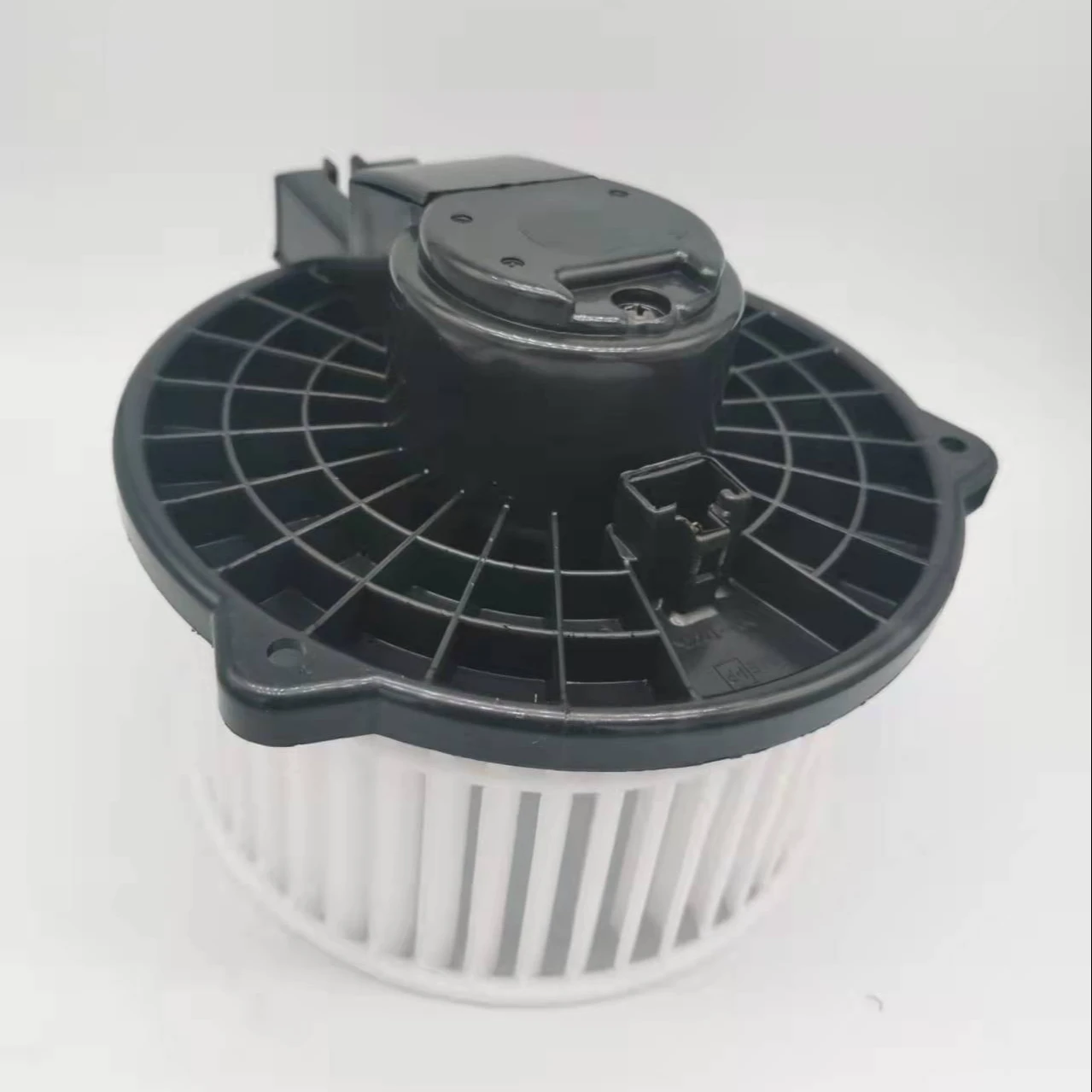 Воздуходувка для подогрева кондиционера MAZDA GS1D61B10 8727000700 4835876