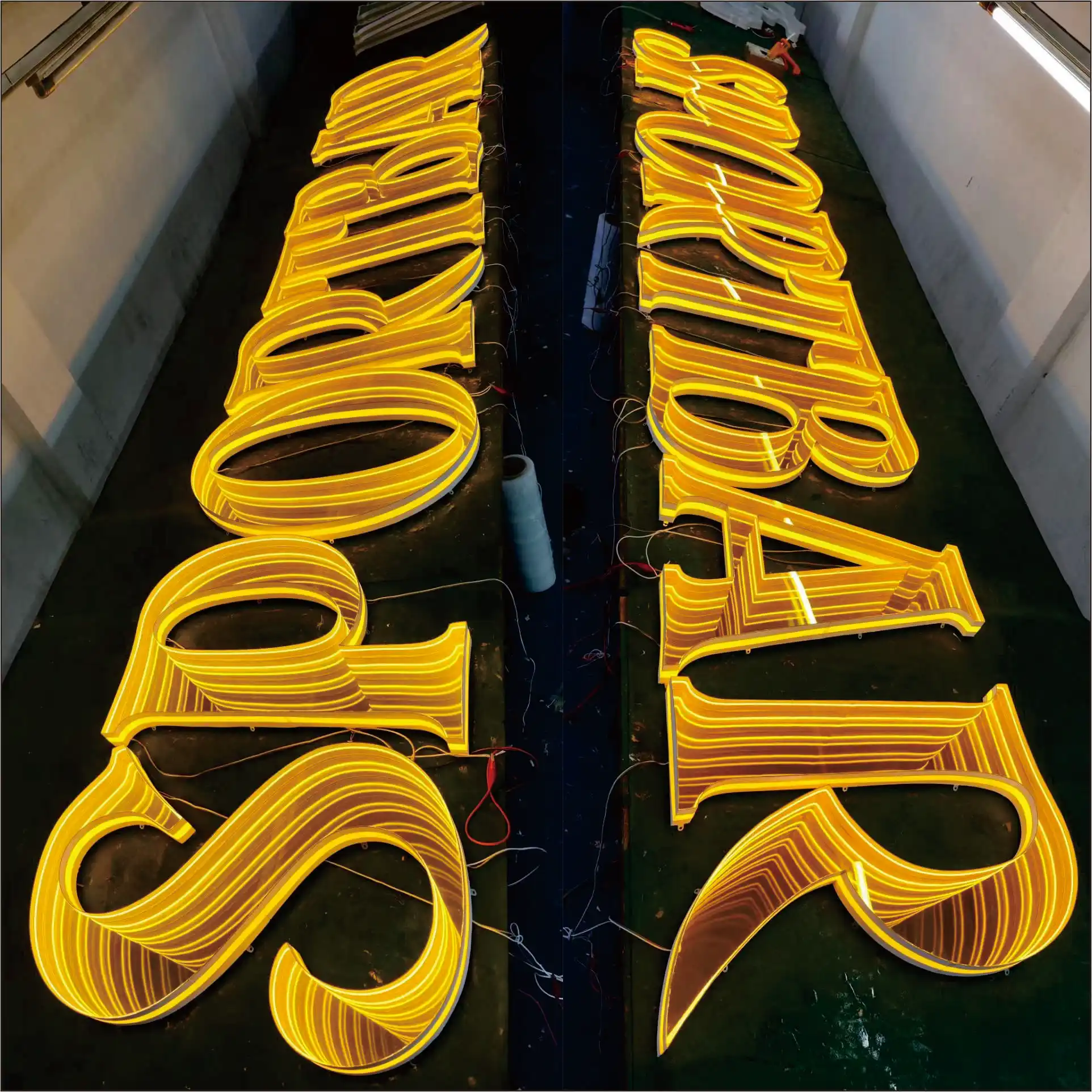 Custom 3d advertising illuminated mirror acrylic led letters sign for shop front wall very dazzling light up