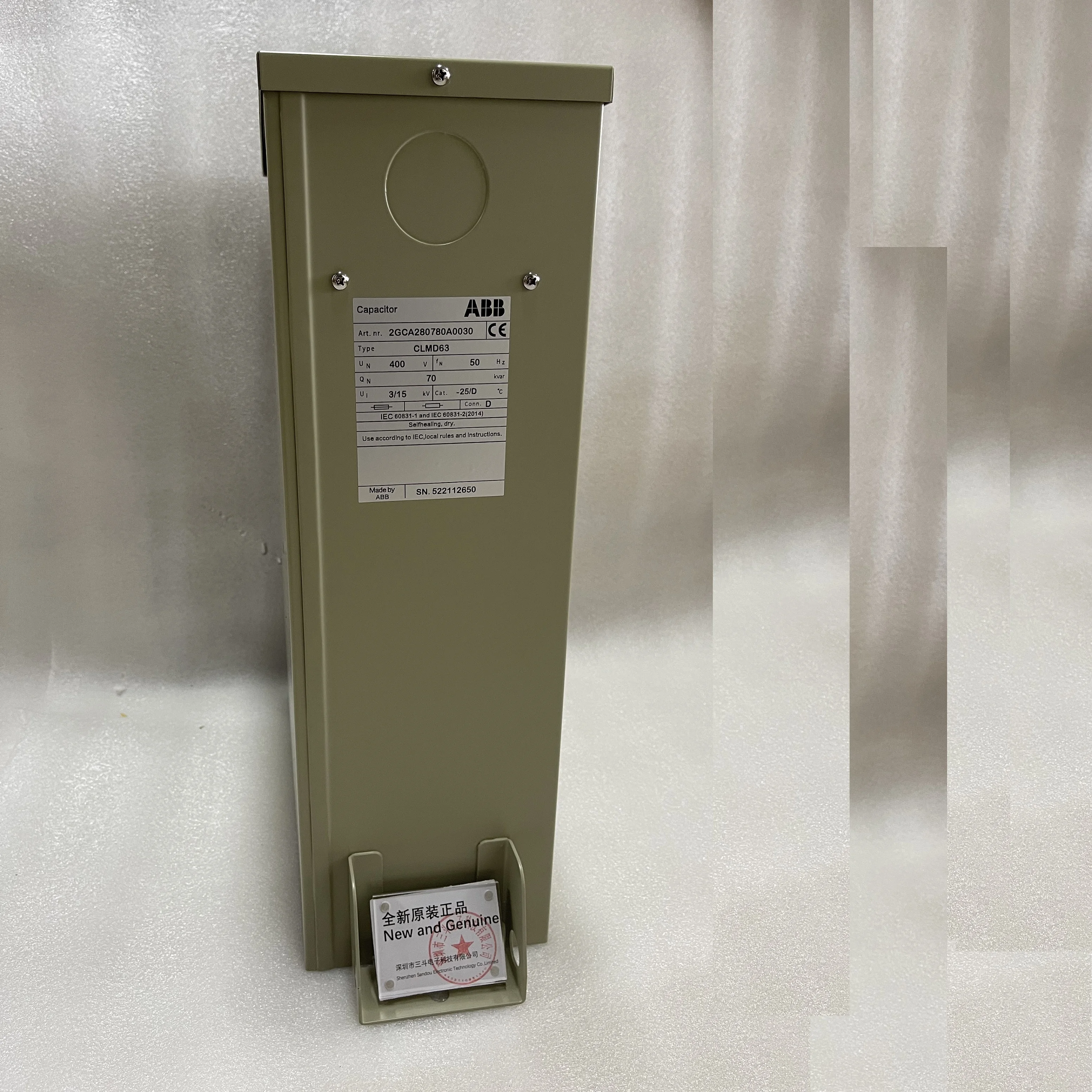 Новый и оригинальный конденсатор-ABB CLMD63 70 Квар 400 В 50 Гц 2GCA280780A0030