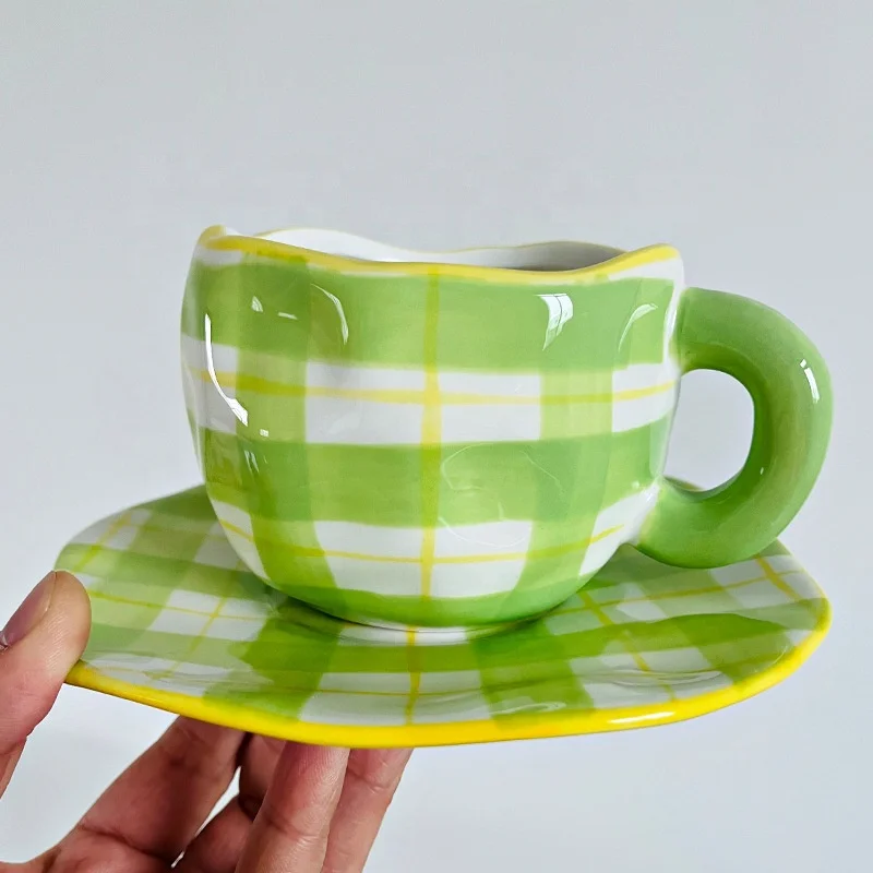 New Arrival 11 OZ Girl Cute Coffee Cup Saucer Afternoon Tea Ceramic Hand-painted Striped Water Cup Vintage Saucer