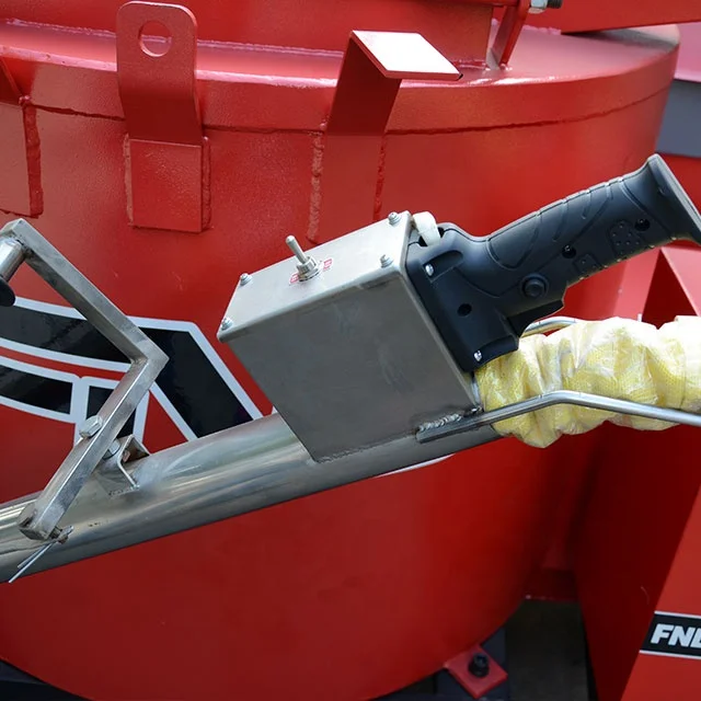 Vehicle Mounted Asphalt Crack Filler Driveway Sealing Machine 350L  FND-CG350 Sealcoating Machine