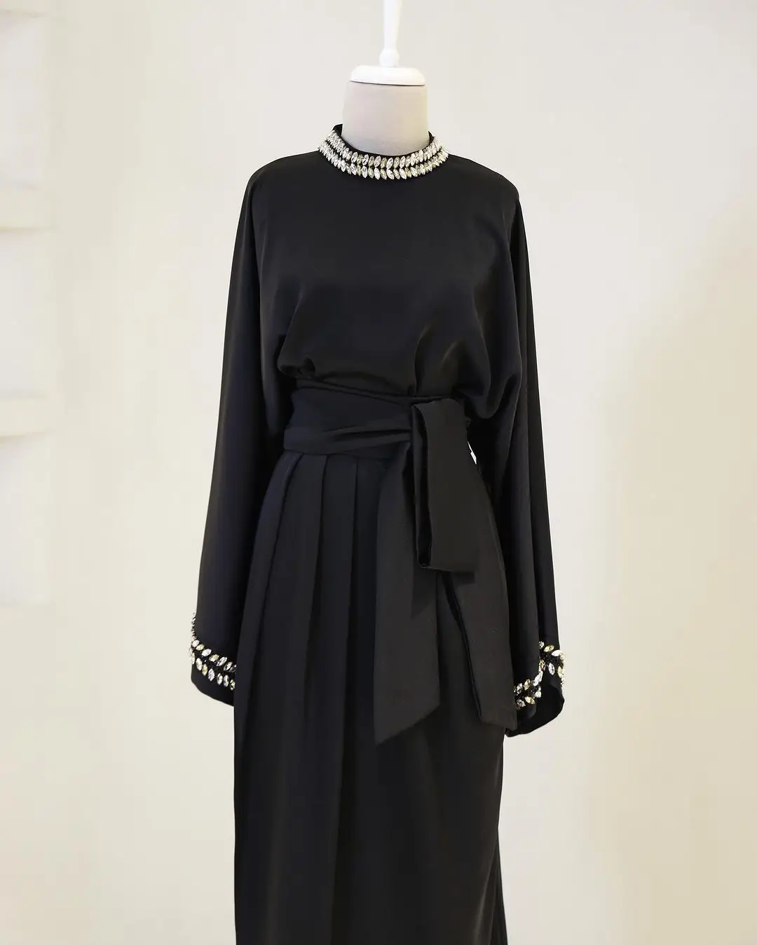 Dubai dress 2024 latest design advanced pure special beaded hand sleeve Islamic dress for girls black Abayas Eid dres