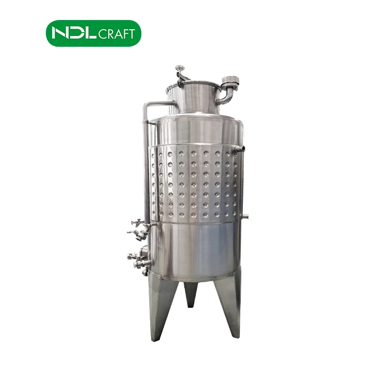 
China manufacturer stainless steel wine fermentation equipment wine making tanks. 