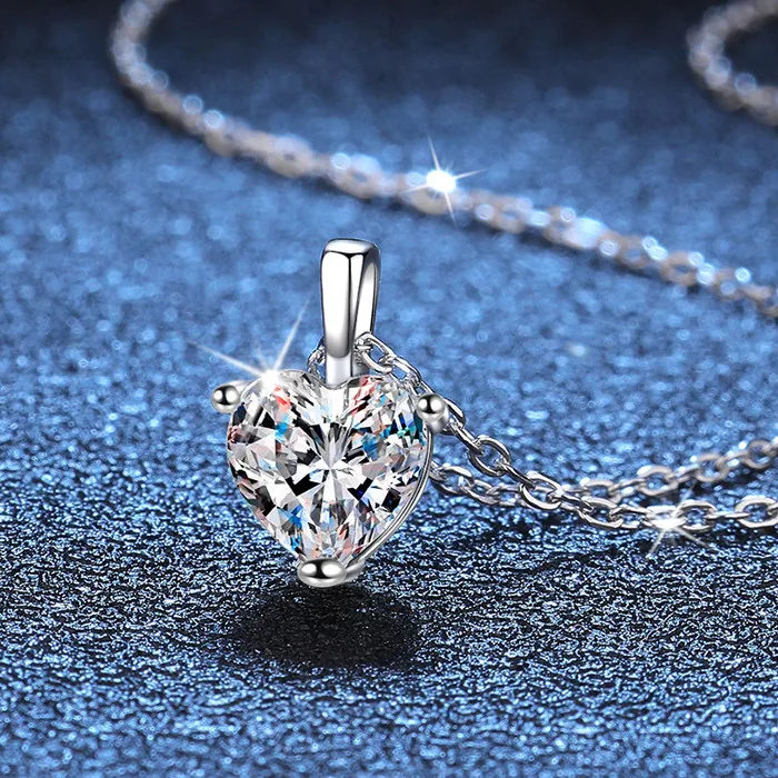 LIQI 925 Sterling Silver Diamond Pendant Necklace Jewelry GRA Certification 1 Carat VVS Moissanite Heart Moissanite Necklaces