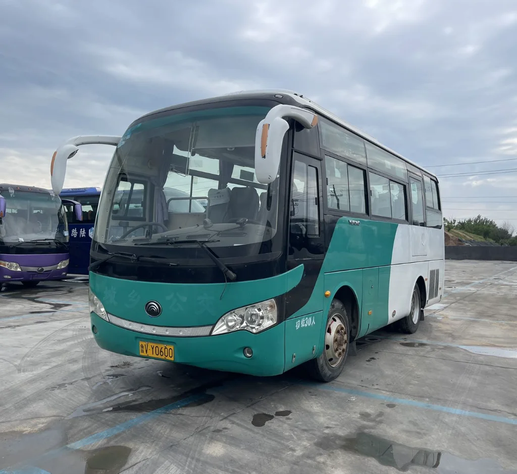 2015 30-Seater Yu tong 6758 Coach Bus with Yuchai 4EG180-40 Engine and Steel Chassis Used City Buses