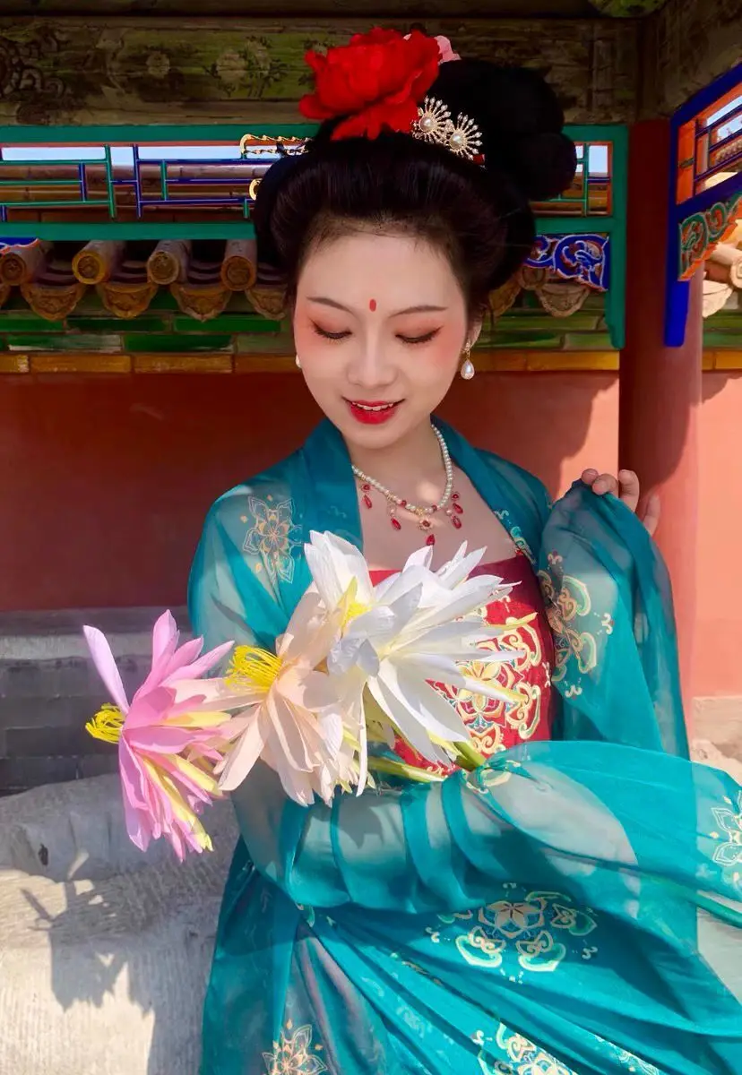 
Chinese traditional costume hanfu Costume of ancient TV series Art photography Stage show Fairy clothing 