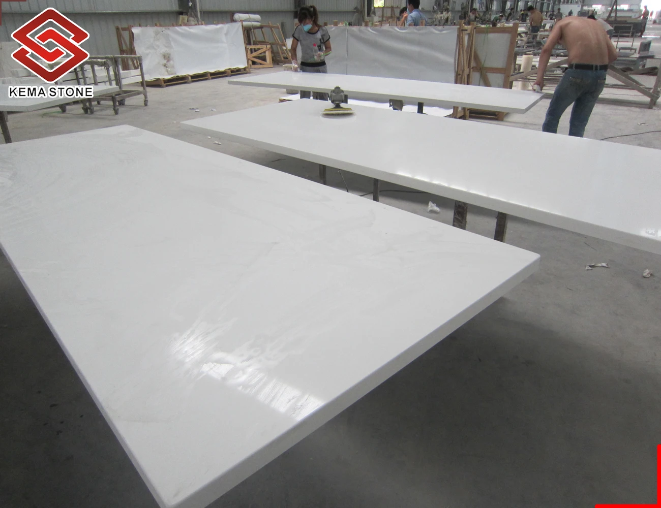 Prefab Customized Kitchen Countertops White Quartz Stone with Laminated Eased and Flat Edges.