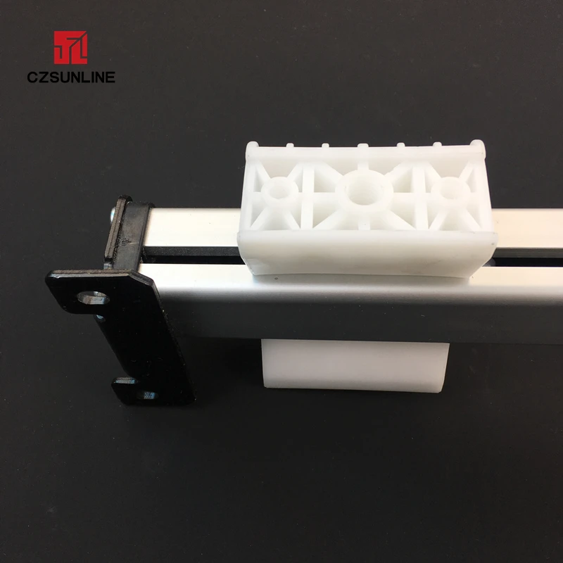 Кресло с откидным механизмом и линейным приводом 24