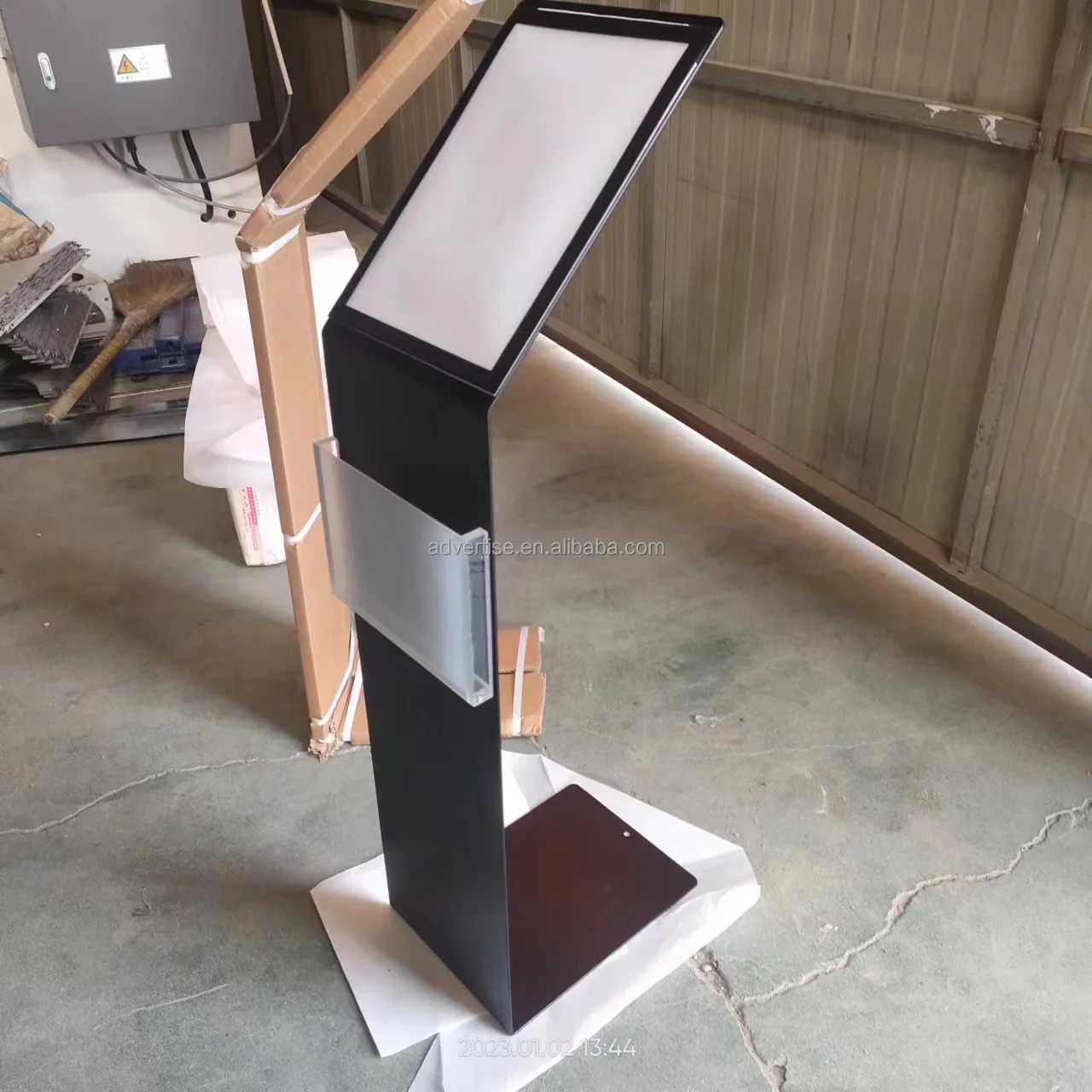 car  stand  (10).jpg